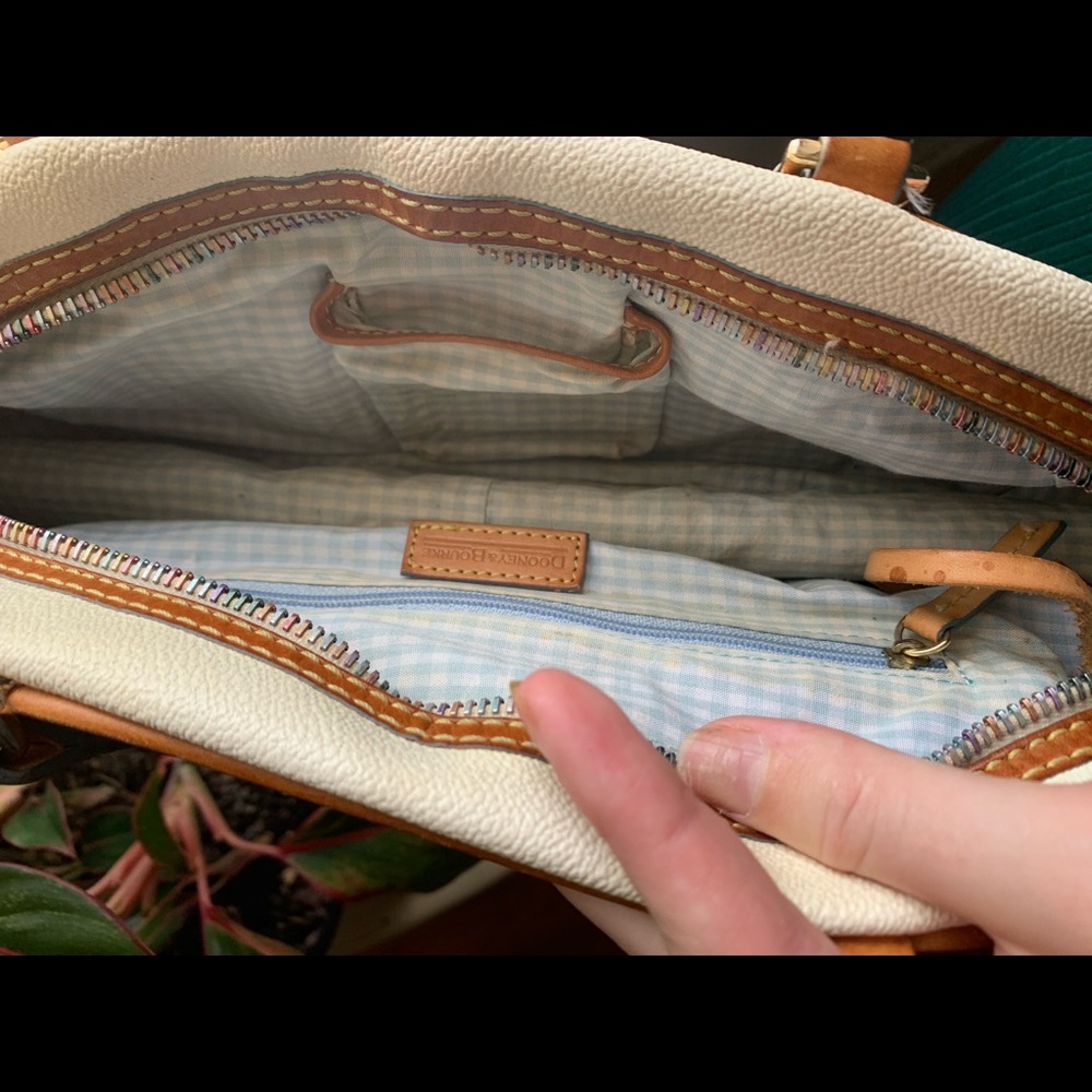 Dooney and Bourke shoulder bag - Picture 5 of 5